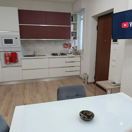 Apartamento La Casa Di Luca-fiera E Stazione-private Parking