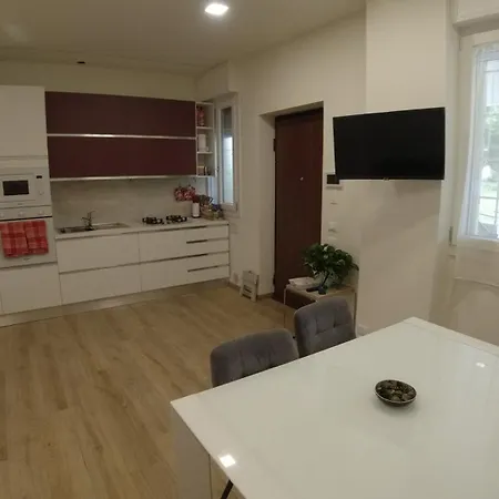Apartamento La Casa Di Luca-fiera E Stazione-private Parking Bolonia