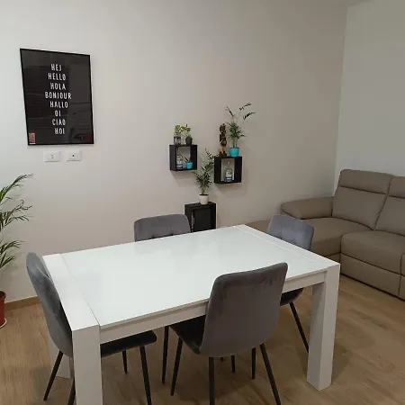 La Casa Di Luca-fiera E Stazione-private Parking Болонья
